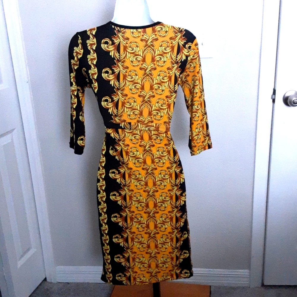 Dress - Picture 2 of 3